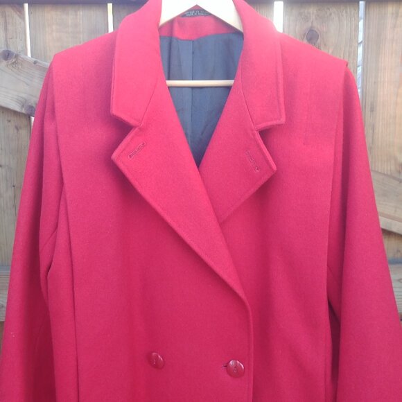 Elegant Red Women's Coat - Picture 3 of 16